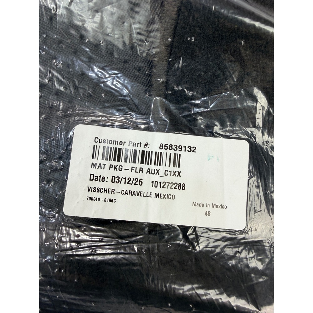 Cadillac SRX 2026 Factory Sealed Carpet Floor Mat 3pc Set Black 85839132 NEW
